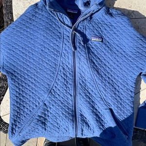 Patagonia Large Organic Quilted Cotton Hoodie Blue